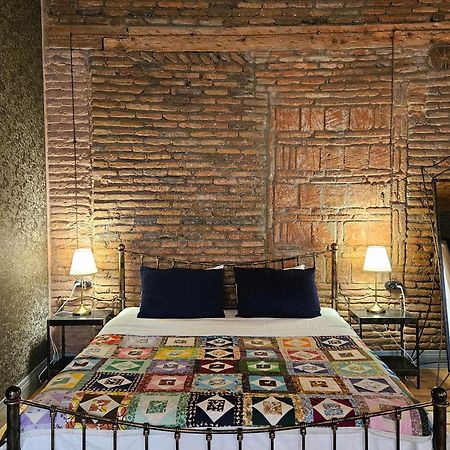 Old Gold Apartment Tbilisi Bagian luar foto